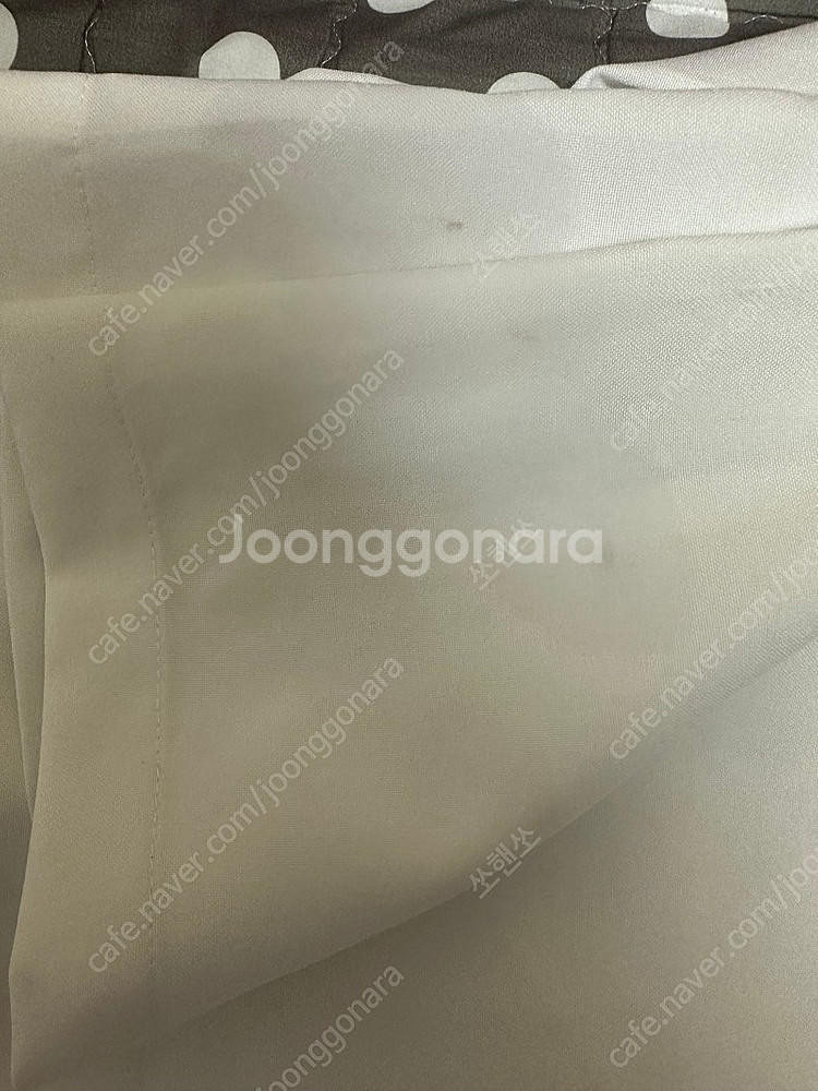 메이크업 혹은 헤어 등 미용실기 약88 사이즈. 남자사이즈110. 반팔가운. 택포9천--5