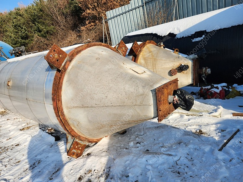 싸이로탱크 싸이로 스텐탱크 호퍼탱크 10톤탱크 저장탱크 서스탱크 물탱크 10루베 이미지