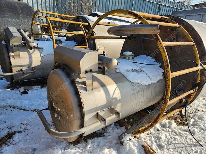 싸이로탱크 싸이로 스텐탱크 호퍼탱크 10톤탱크 저장탱크 서스탱크 물탱크 10루베 이미지