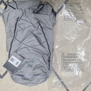 등산배낭 아크테릭스 배낭 아크테릭스 에어리어스 30L 배낭(Arcteryx Aerios 30 Backpack tall사이즈 픽셀 색상 판매합니다.남성용