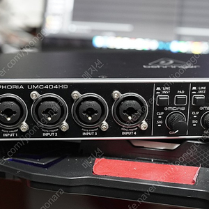 Behringer UMC404HD 인터페이스 판매합니다.