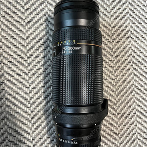 Nikon AF NIKKOR 75-300mm