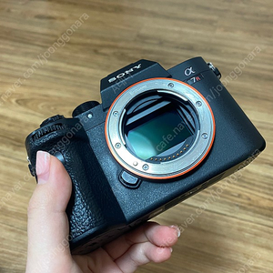 Sony 소니 a7r3 (ILCE-7RM3) 풀박 + 배터리 추가1ea 150만원 쿨거시 네고