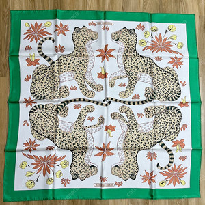 새제품) 에르메스 레전드까레 레오파드 까레 Les Leopards ㅡ 희귀템