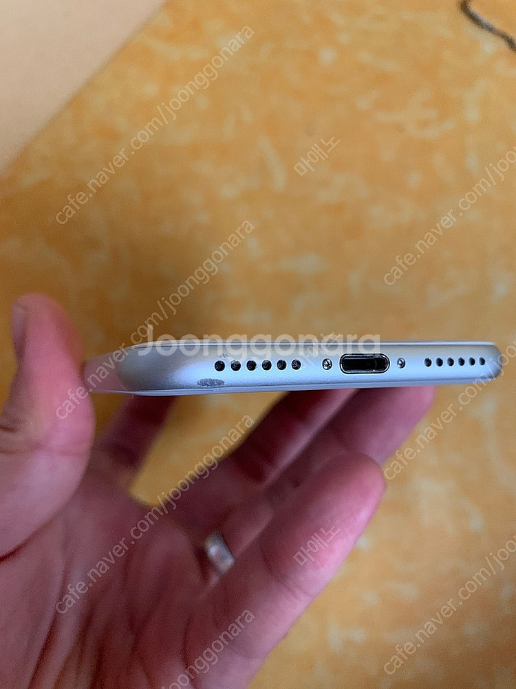 아이폰8 64gb 화이트--1