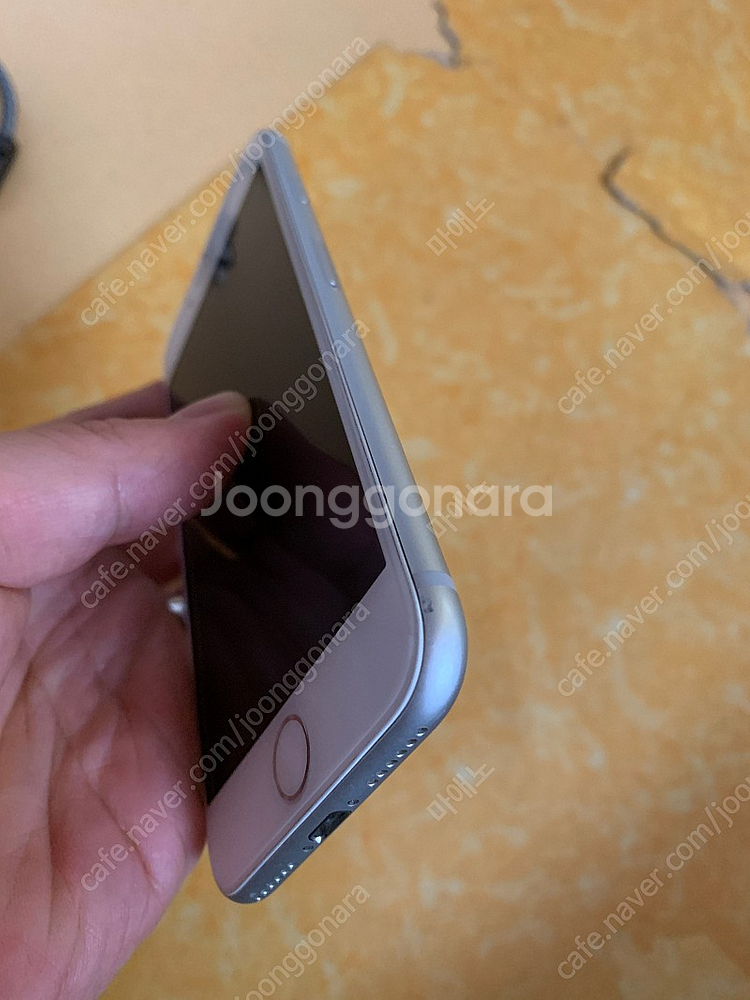 아이폰8 64gb 화이트--2