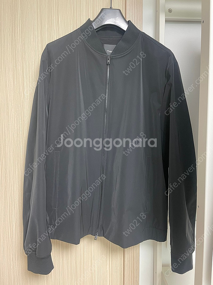 띠어리 씨티봄버 블랙 xl--1