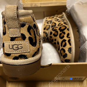 Ugg ultra mini spotty(새상품usa6)