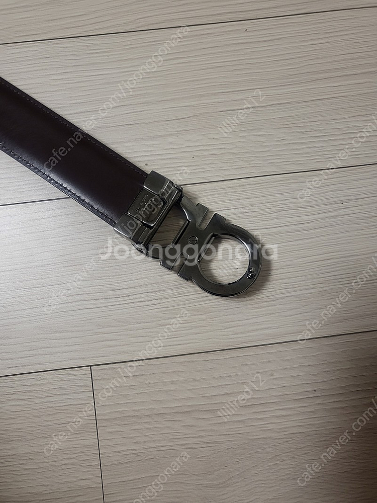 페라가모 양면간치니벨트팝니다.--3