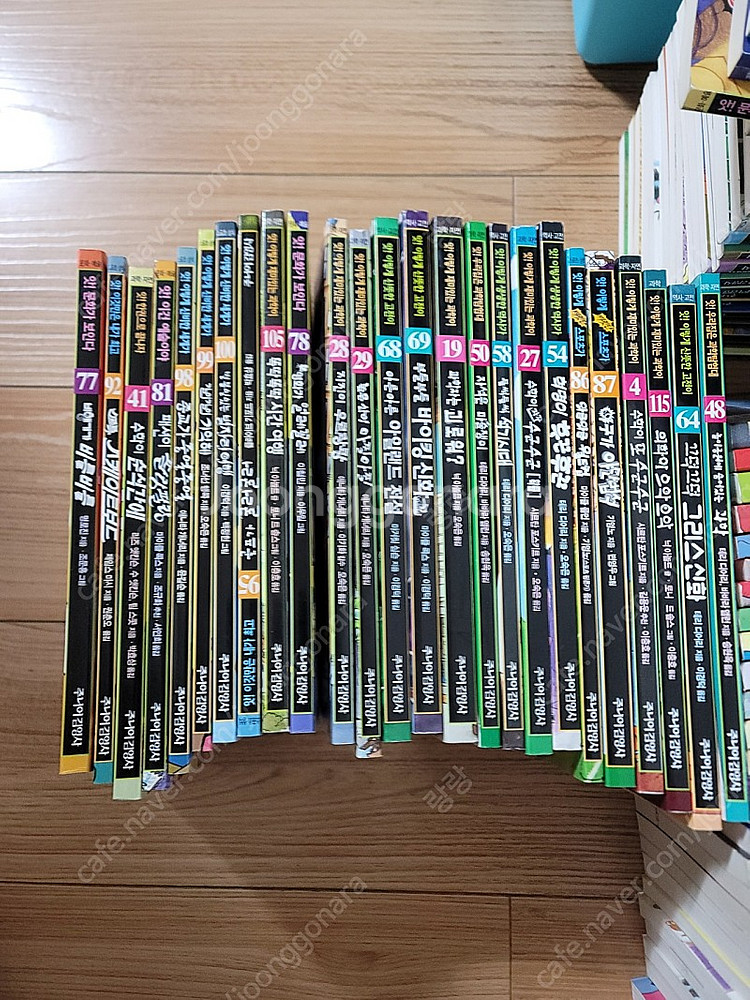 앗 시리즈 새책수준. 118권까지 3만원--0