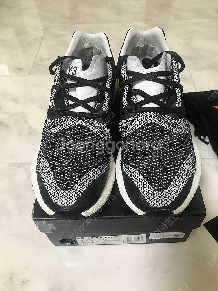 Y-3 퓨어부스트 검흰 265사이즈--2