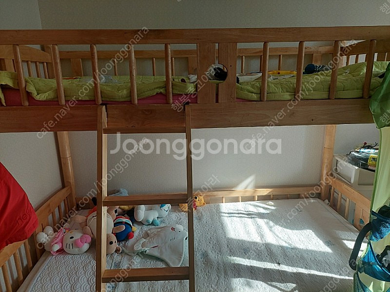 원목 이층 침대 드립니다.--3