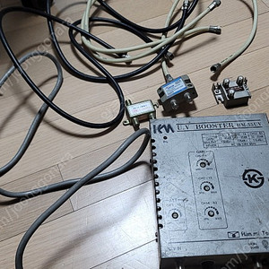 TV 케이블 영상 증폭기와 분배기모듈 3개, 짧은 동축케이블 4개 일괄