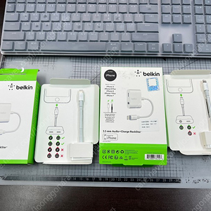 벨킨 belkin 3.5mm 오디오+8핀 / 8핀+8핀 락스타 판매합니다.