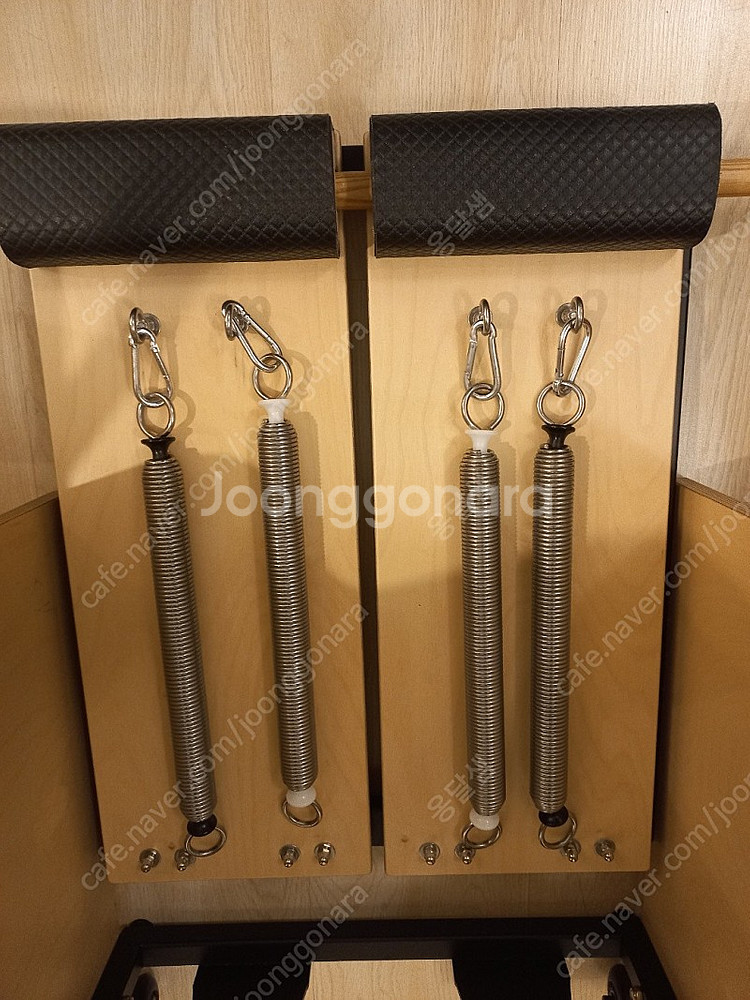 이브필라테스 캐포머,체어,바렐을 2세트를 판매합니다.--4