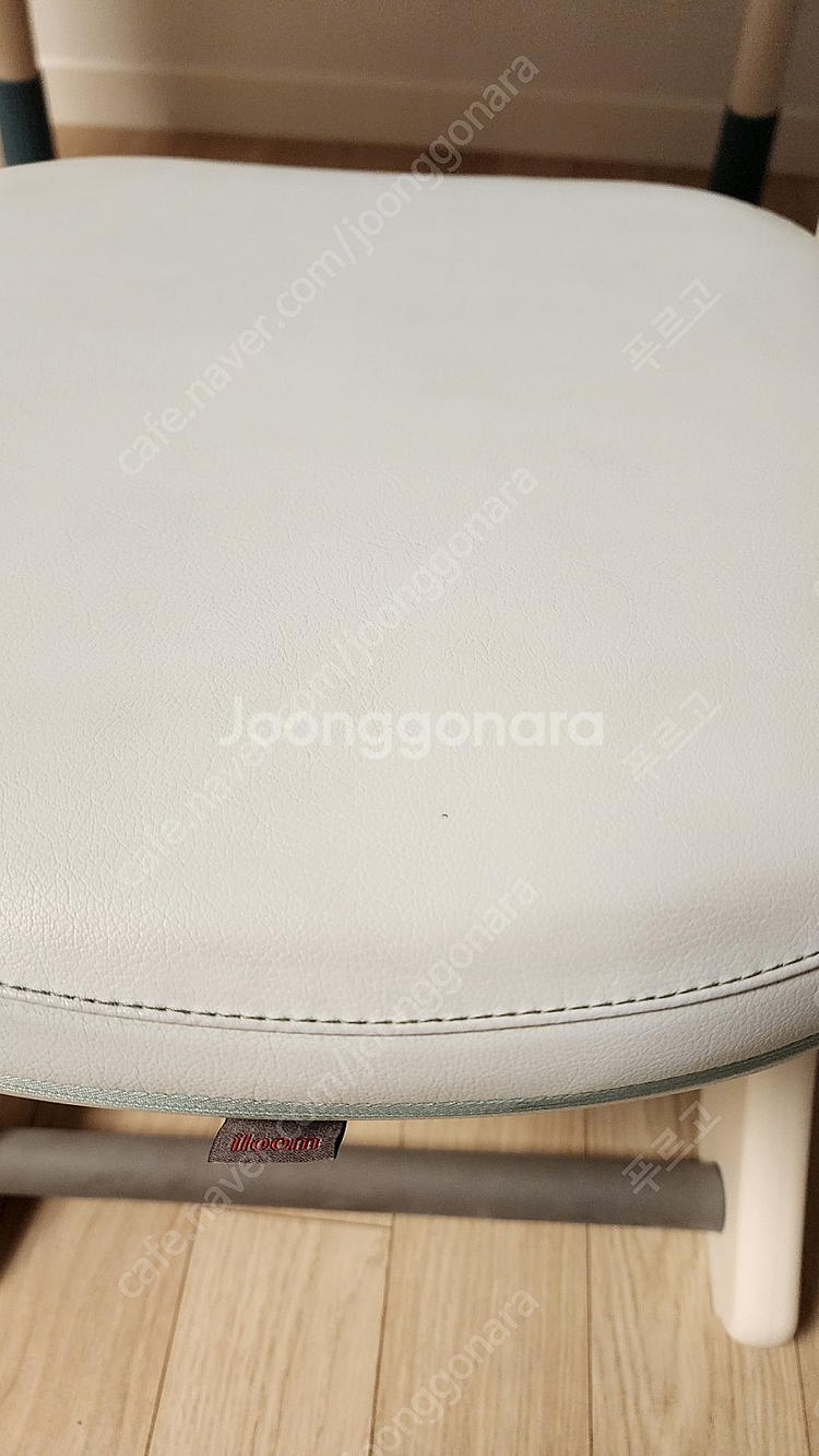 일룸 피넛 1200 일반책상과 피코의자 중고 판매합니다--8