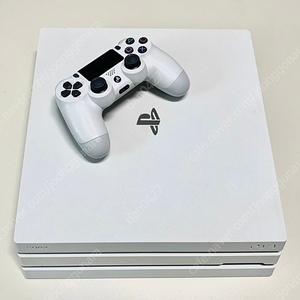 PS4(CUH-7117B) 1TB + 타이틀 2개 팜 (라스트 오브 어스, 갓 오브 워: 라그나로크)