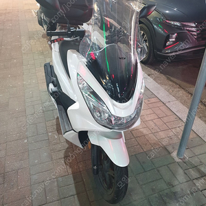 2017pcx 스마트키 4226km 팝니다.