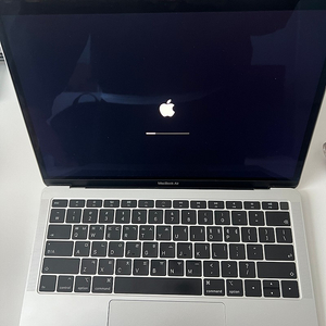 MacBook Air A1932 실버 13.3/1.6GHZ/8GB/128GB 판매합니다.