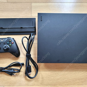 XBOX ONE X(엑박원엑스, 엑스박스원엑스) 판매합니다. 게임 2개, MOGA패드