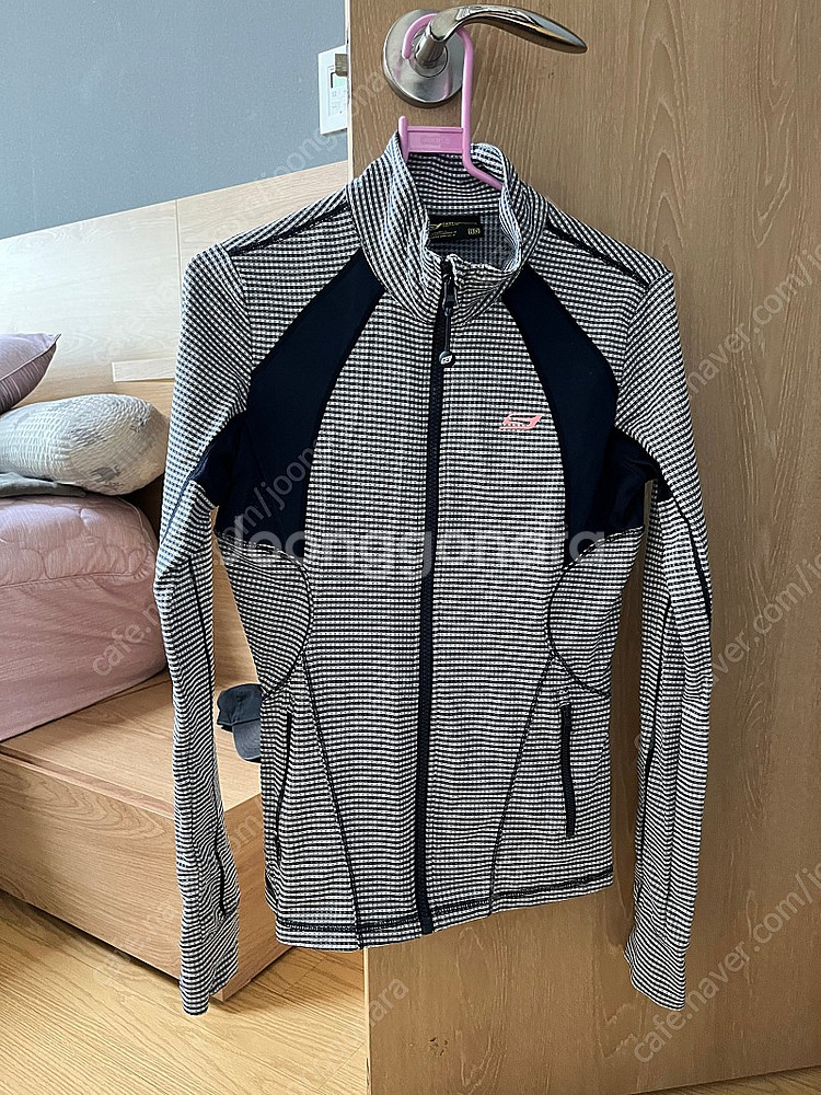 스케쳐스 운동집업 상의 여성 85사이즈--0