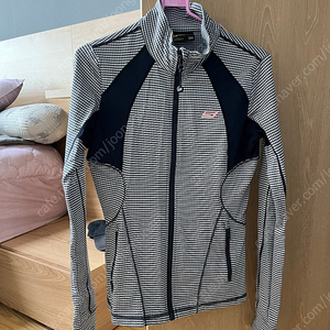 스케쳐스 운동집업 상의 여성 85사이즈