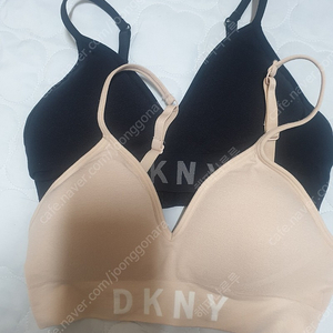 DKNY 심리스브라 세트 팝니다. (택포13000원)