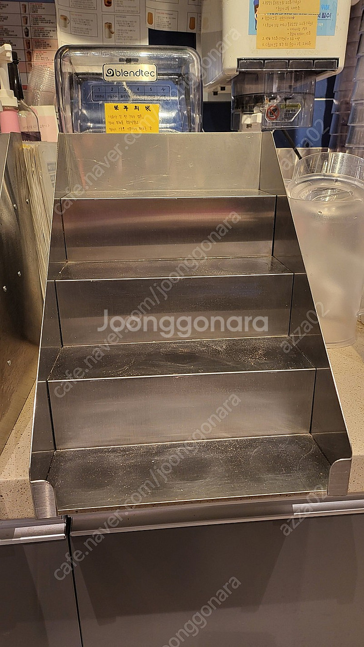 파우더, 시럽 거치대 판매합니다(이디야)--2