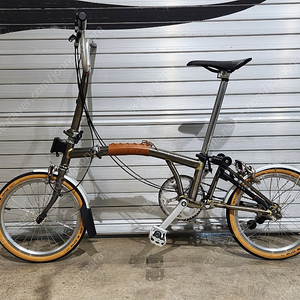 브롬톤(Brompton) 로우라커 16년식 상태 A+ M2L 판매합니다.