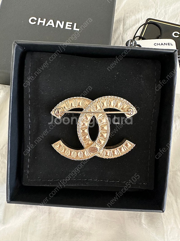 샤넬 브로치--1