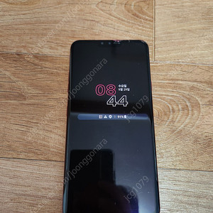 LG V40 레드 아주 약잔상 팝니다. (인천 5.5만원)