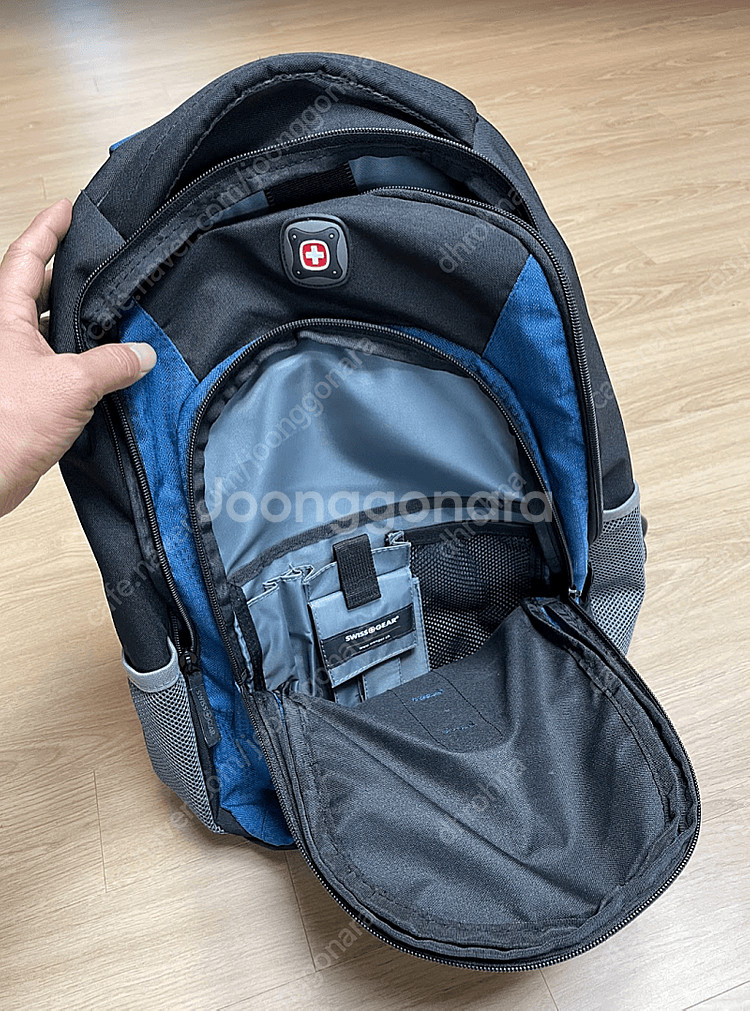 스위스기어 SWISSGEAR 백팩 노트북가방 팝니다.--0