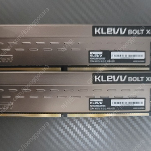 klevv ddr4 3600 cl18 16기가? 두개 묶어서 팝니다