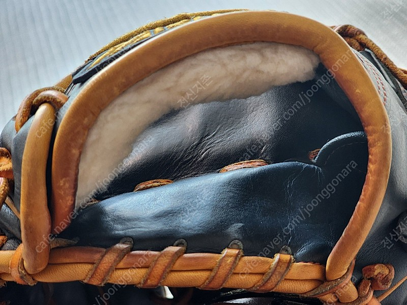 미즈노 프로 오더 슈프림 내야 11.75 팝니다.--7