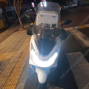 pcx125 2018년식휜색입니다