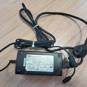 DC 어뎁터 STD-1204 외경 5.5mm 내경 2.1mm 12v 4A 팝니다.