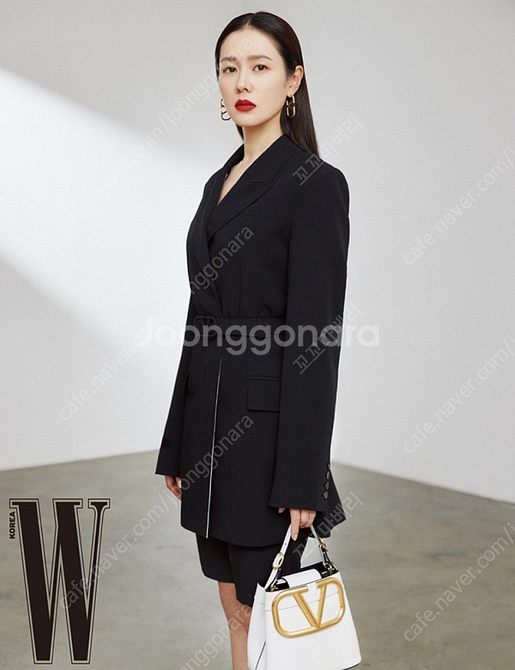 발렌티노 손예진 수퍼비 버킷백--0