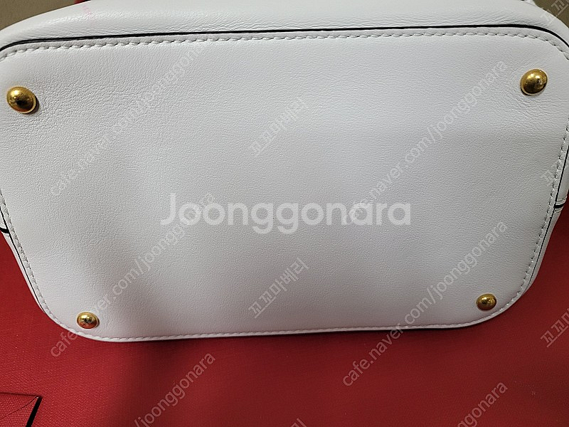 발렌티노 손예진 수퍼비 버킷백--7