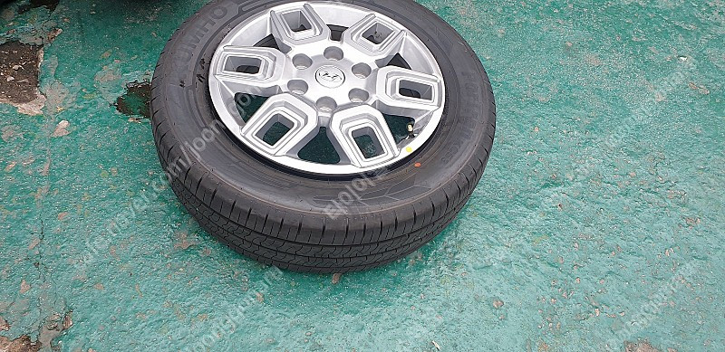 [판매] 그랜드스타렉스 스타리아 17인치휠 타이어 이미지