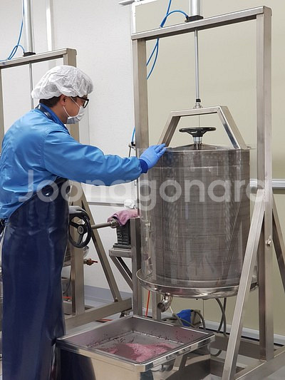 중고 수압착즙기(200kg) 2대 판매합니다.--0