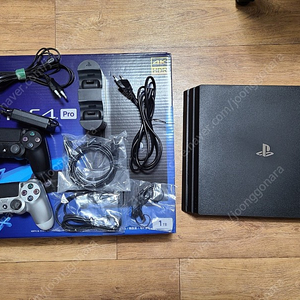 [PS4 PRO] CUH-7218B 1TB (추가 패드, 정품 충전기)