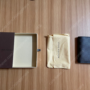 루이비통 여권지갑 판매합니다. N60031
