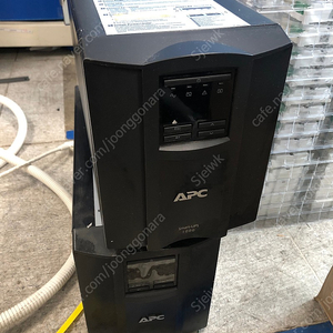 APC Smart UPS 1000 2대 판매 합니다. (사용감있음)