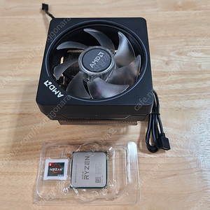 AMD 라이젠 2700x 프리즘쿨러 포함 팝니다 택포 84,000원