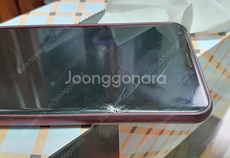 엘지 v30 액정 파손 (64gb)--1
