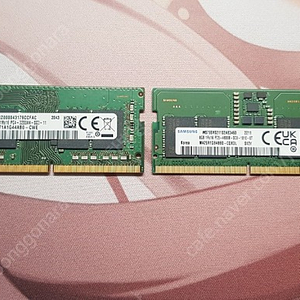 노트북 램 ddr4, ddr5 각각 8gb 판매합니다. 따로구매 가능!