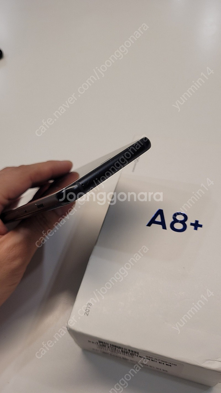 갤럭시 A8+ 2018 듀얼심[삼성페이가능]--4