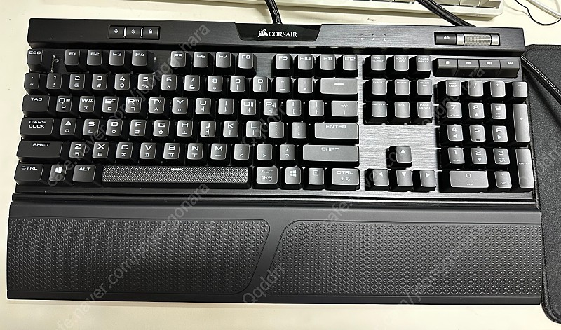 커세어k70 갈축 키보드 단순개봉 팝니다--1