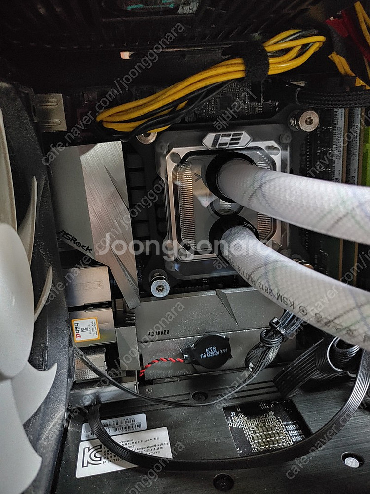 삼성 ddr4 8g 램 ram 4장 팝니다.--0