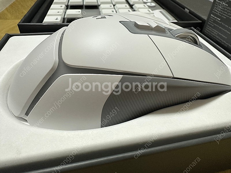 로지텍 g913 tkl 택타일(갈축) 화이트 + g50...--3